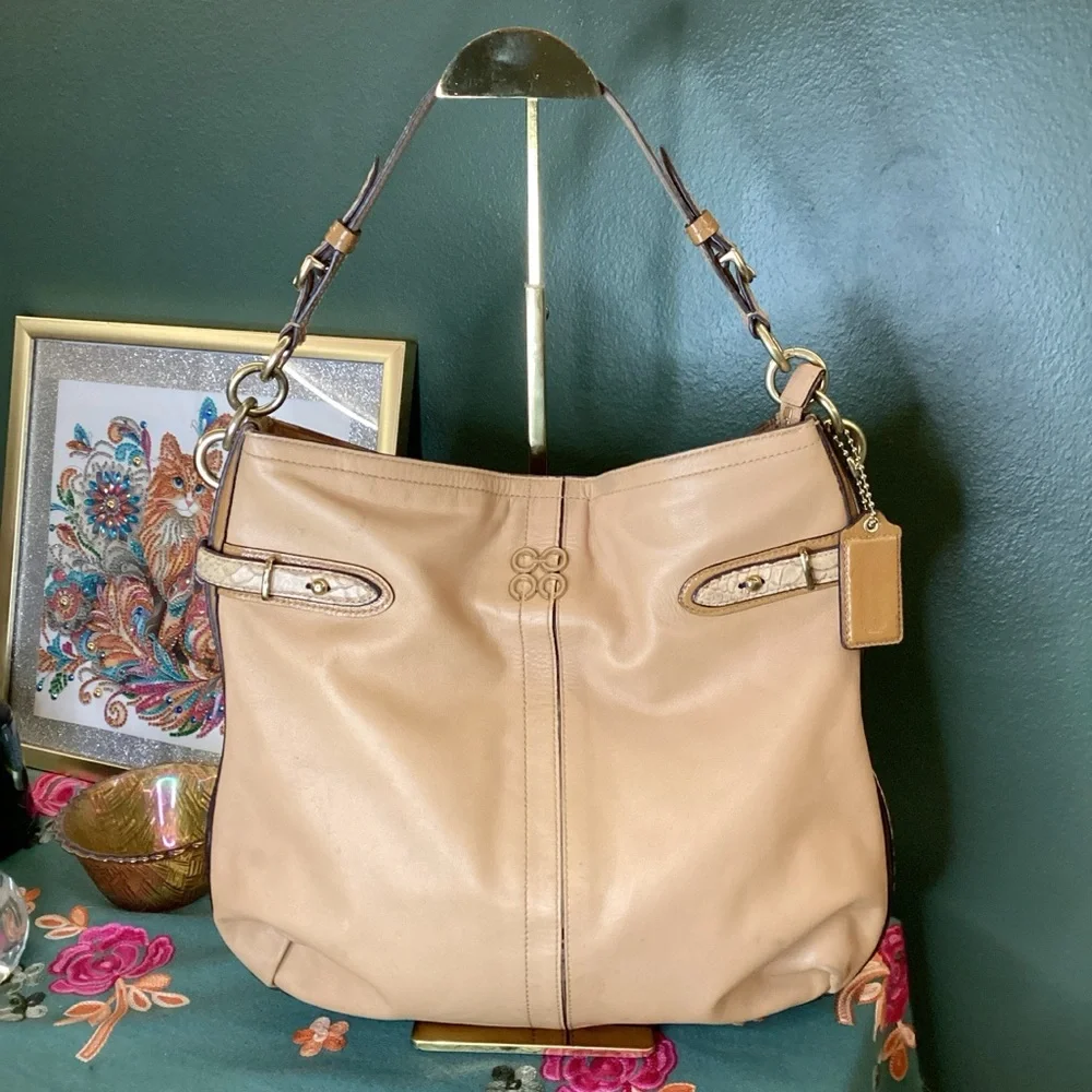 Coach Light Beige Leather‎ Bag